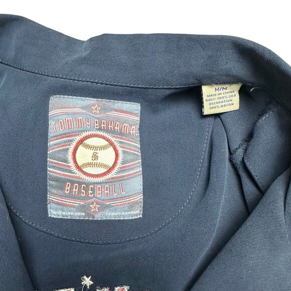 Tommy Bahama | Men | 2013 World Series Boston Red Sox Silk Shirt | Medium - Picture 7 of 12